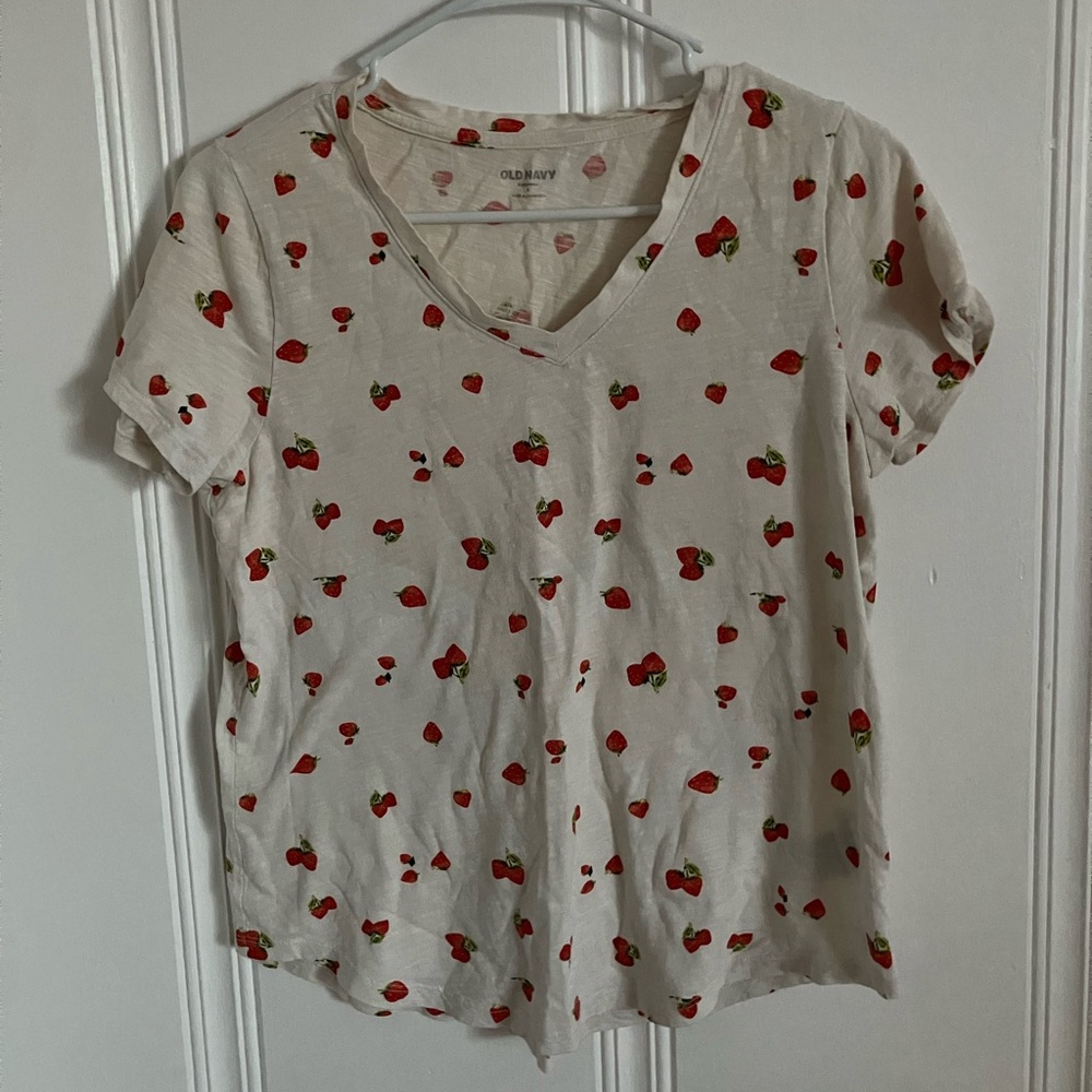 Strawberry V-neck T shirt